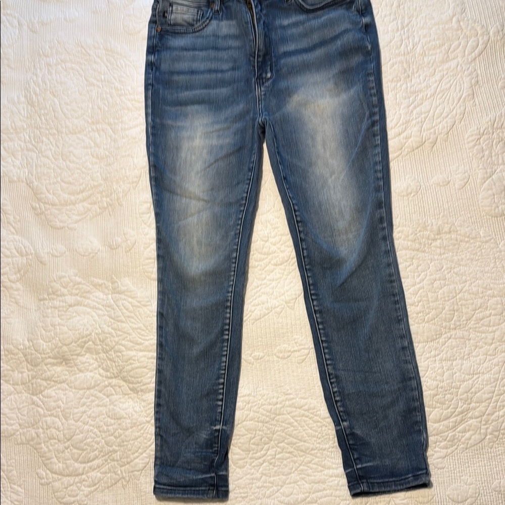 Judy Blue Women's Faded Blue Skinny Jeans